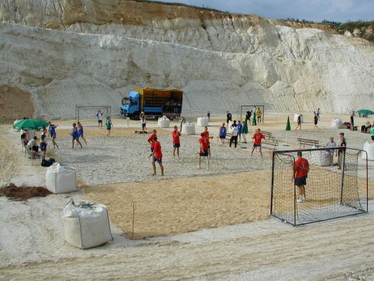 1. Beach-Handball-Turnier des TV Mainzlar