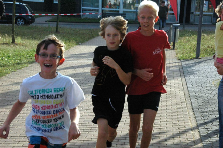 Staufenberger Kinder laufen beim Spendenlauf eine tolle Summe ein Staufenberger Kinder laufen beim Spendenlauf eine tolle Summe ein