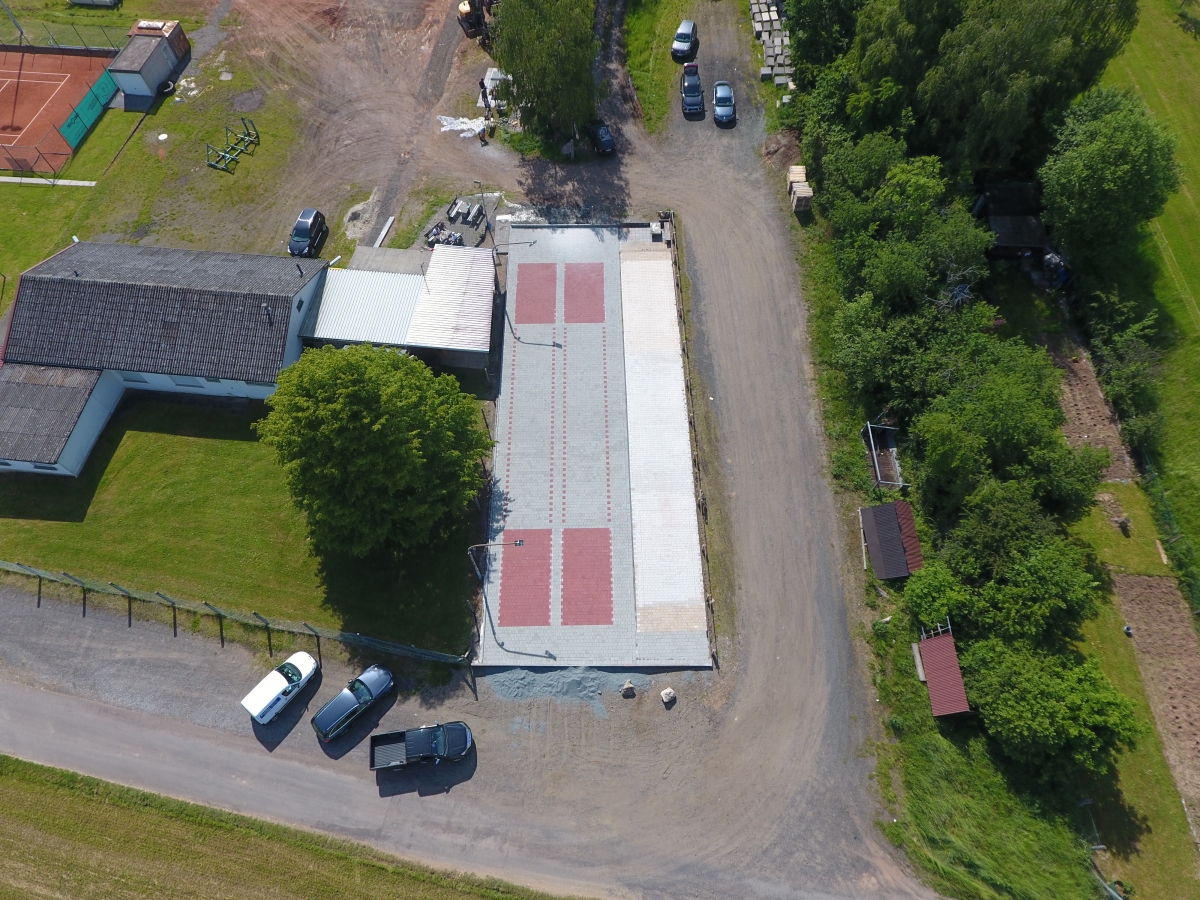 2 Landebahnen am Mainzlarer Sportplatz fast Fertig